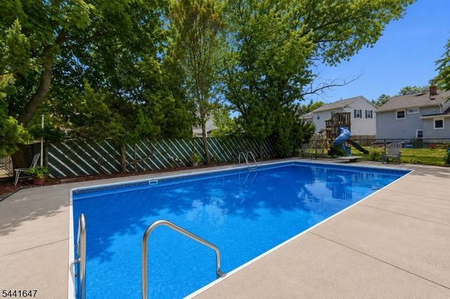 6 Plenge Dr, Belleville Twp., NJ 07109