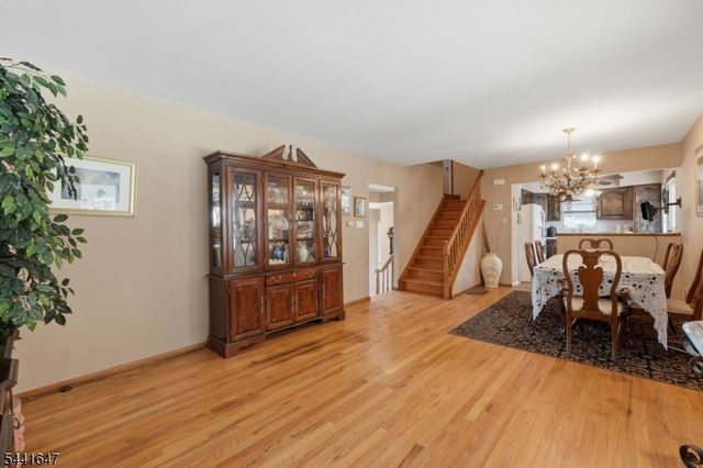 6 Plenge Dr, Belleville Twp., NJ 07109