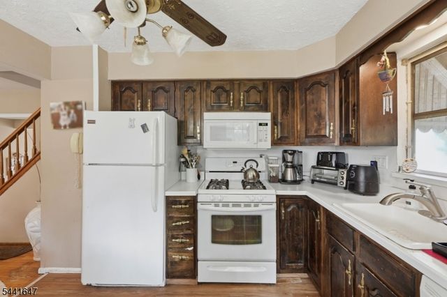 6 Plenge Dr, Belleville Twp., NJ 07109