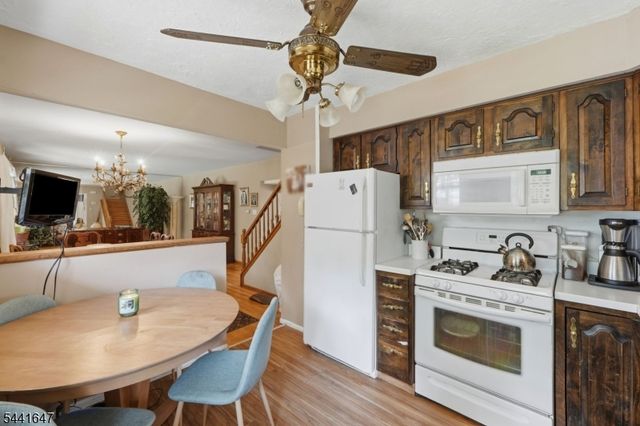 6 Plenge Dr, Belleville Twp., NJ 07109