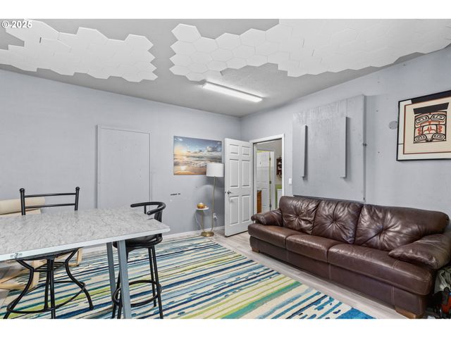 579 S SCHOONER CREEK Rd, Lincoln City, OR 97367