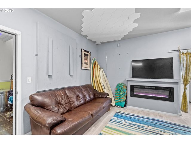 579 S SCHOONER CREEK Rd, Lincoln City, OR 97367