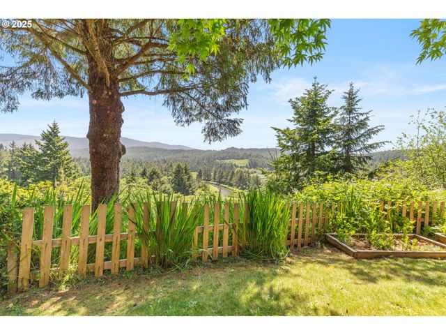 579 S SCHOONER CREEK Rd, Lincoln City, OR 97367