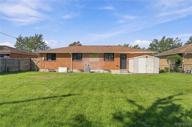 63 Saint Clare, Tonawanda, NY 14150