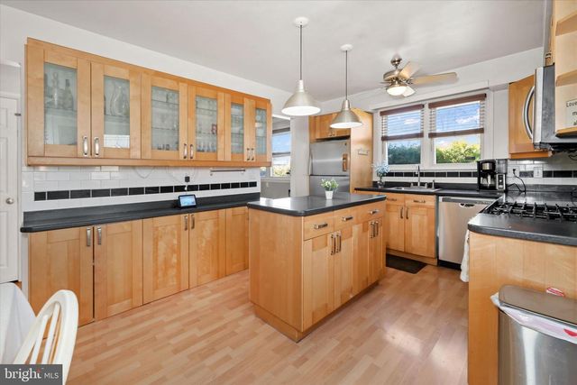 2621 STEPHENSON DR, Wilmington, DE 19808