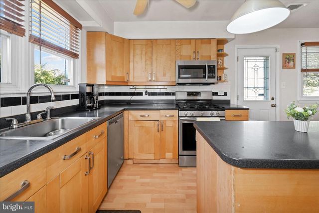 2621 STEPHENSON DR, Wilmington, DE 19808