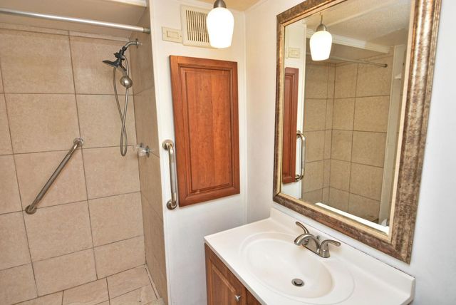 8400 SE Eagle Avenue, Hobe Sound, FL 33455