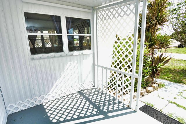 8400 SE Eagle Avenue, Hobe Sound, FL 33455