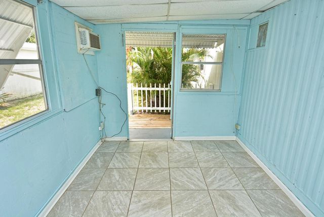 8400 SE Eagle Avenue, Hobe Sound, FL 33455