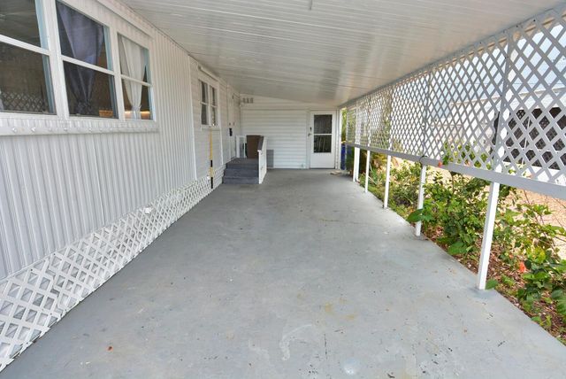 8400 SE Eagle Avenue, Hobe Sound, FL 33455