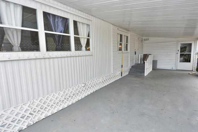 8400 SE Eagle Avenue, Hobe Sound, FL 33455