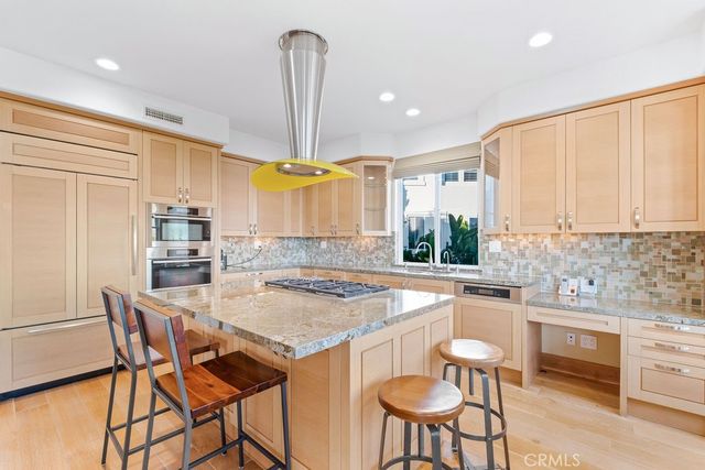 5 Sea View Lane, Newport Coast, CA 92657