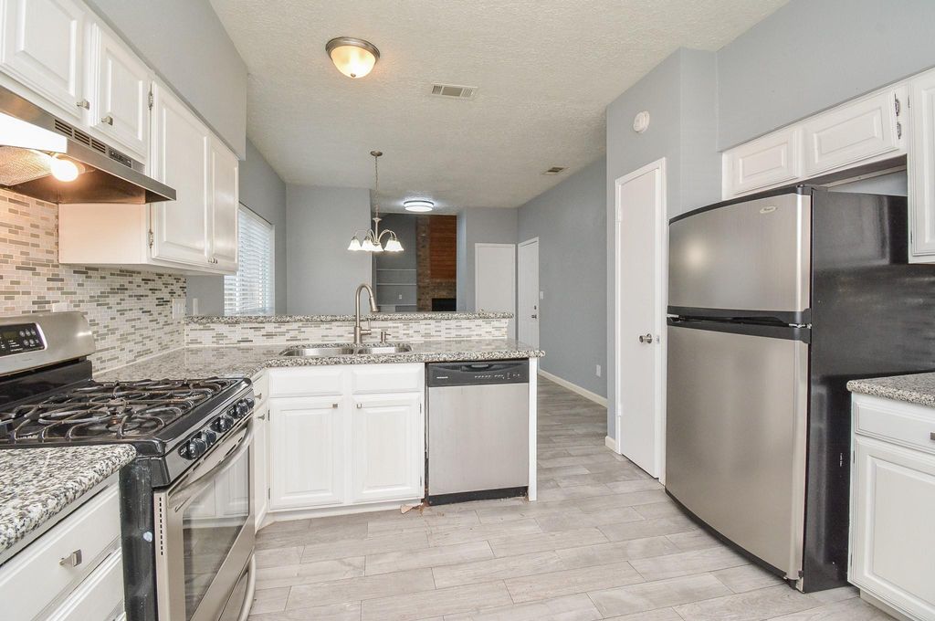 1923 Longmont Circle, Missouri City, TX 77489