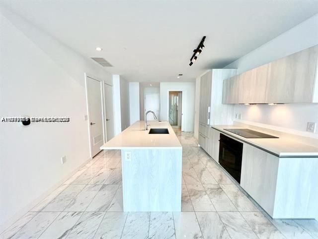 480 NE 31st St 902, Miami, FL 33137