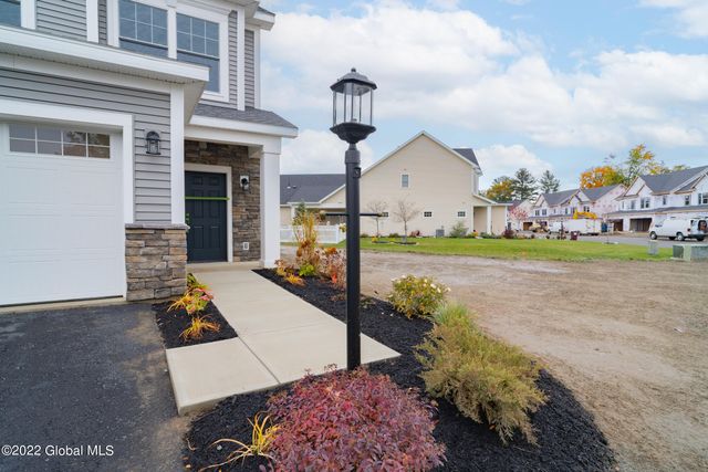 52 Priddle Lane, Colonie, NY 12110