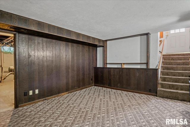 2100 N 16TH Street, Springfield, IL 62702