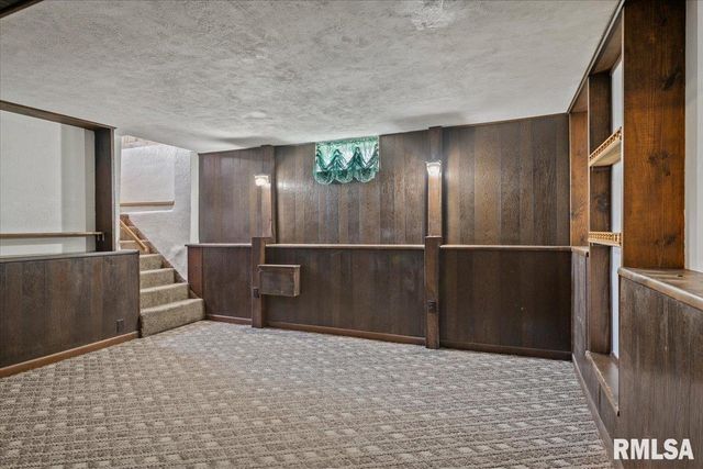 2100 N 16TH Street, Springfield, IL 62702