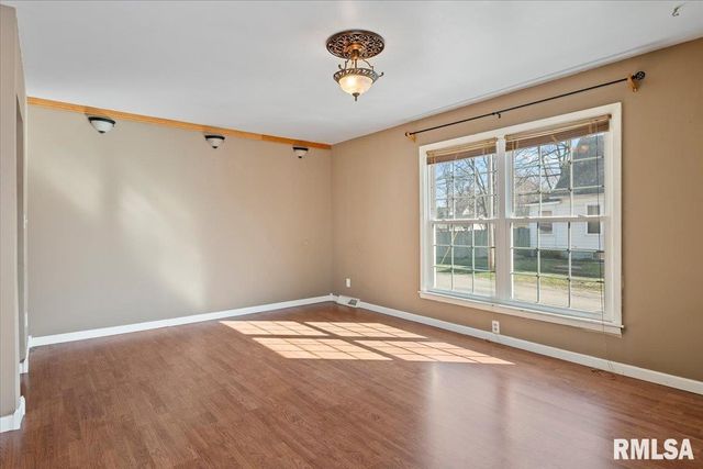 2100 N 16TH Street, Springfield, IL 62702