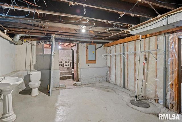 2100 N 16TH Street, Springfield, IL 62702