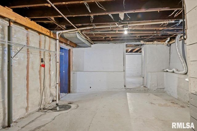 2100 N 16TH Street, Springfield, IL 62702