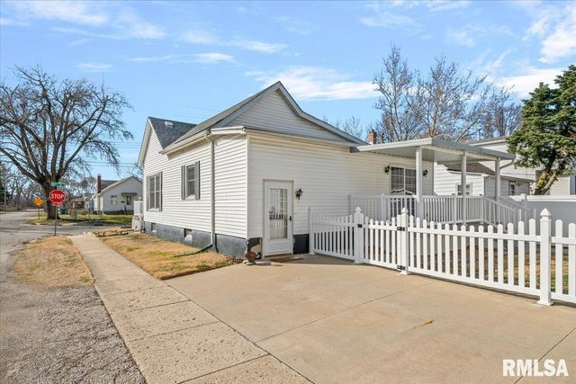 2100 N 16TH Street, Springfield, IL 62702