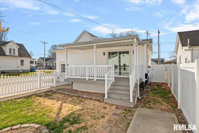 2100 N 16TH Street, Springfield, IL 62702