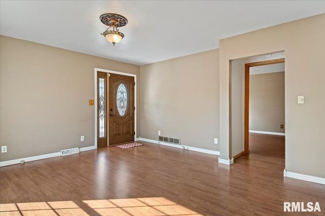 2100 N 16TH Street, Springfield, IL 62702