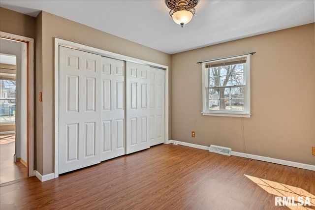 2100 N 16TH Street, Springfield, IL 62702