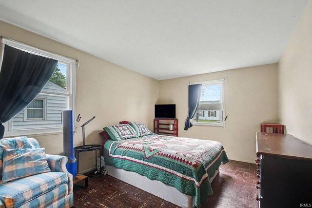 335 Preston Drive, South Bend, IN 46615