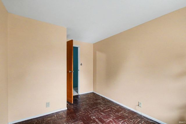 335 Preston Drive, South Bend, IN 46615