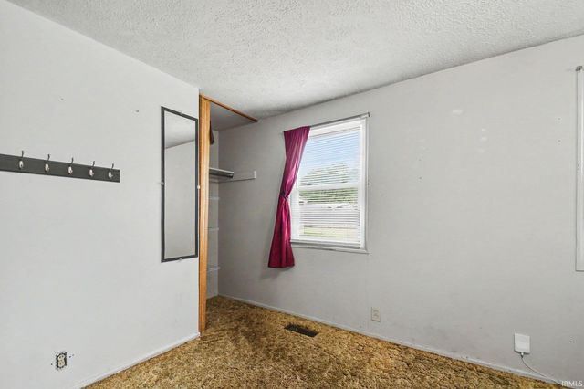 335 Preston Drive, South Bend, IN 46615