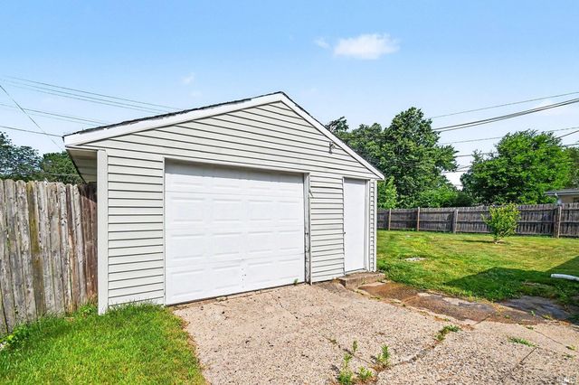 335 Preston Drive, South Bend, IN 46615
