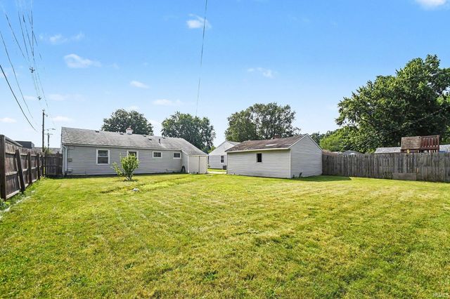 335 Preston Drive, South Bend, IN 46615