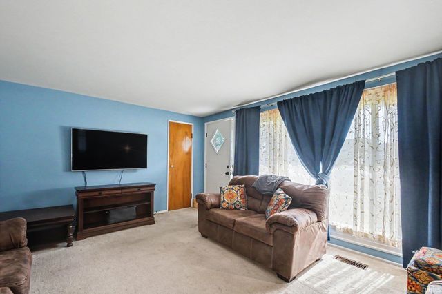 335 Preston Drive, South Bend, IN 46615