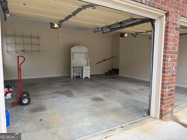 102 Oak Circle, Glennville, GA 30427