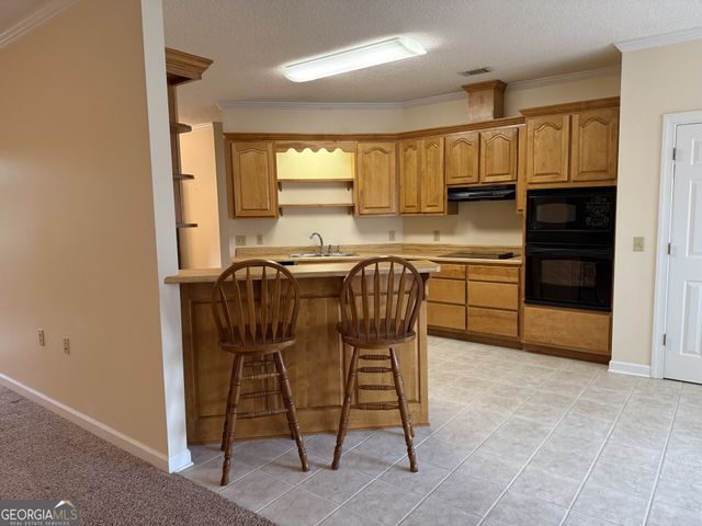 102 Oak Circle, Glennville, GA 30427