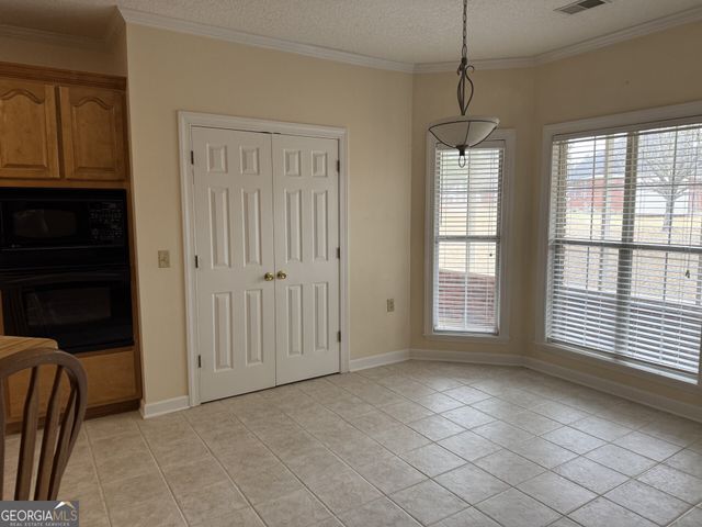 102 Oak Circle, Glennville, GA 30427
