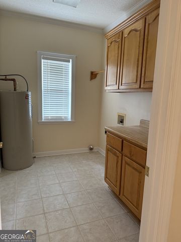 102 Oak Circle, Glennville, GA 30427