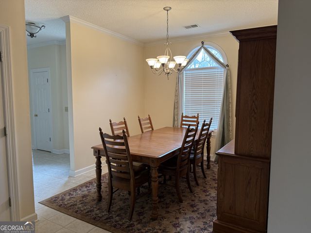 102 Oak Circle, Glennville, GA 30427
