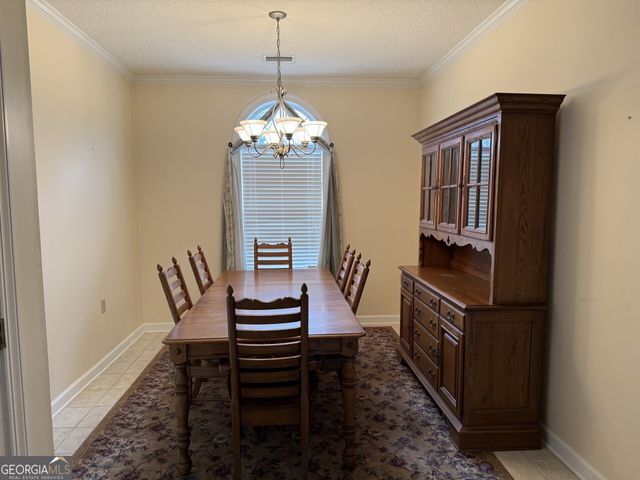 102 Oak Circle, Glennville, GA 30427