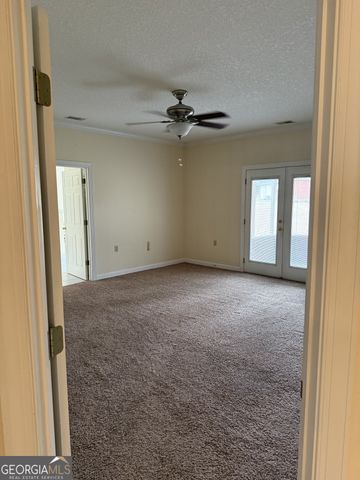 102 Oak Circle, Glennville, GA 30427