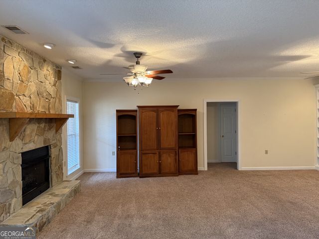 102 Oak Circle, Glennville, GA 30427