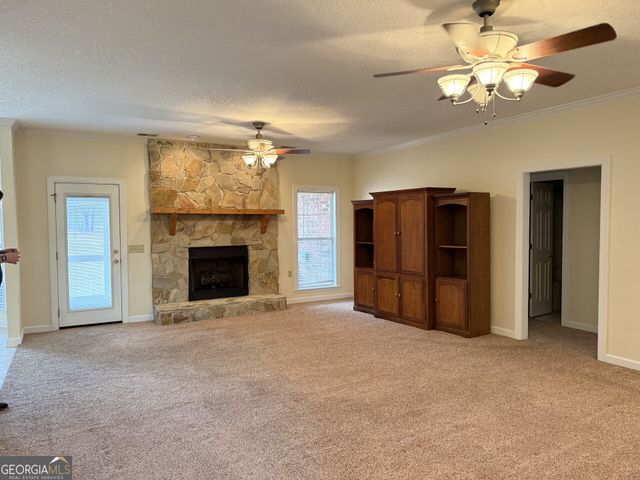 102 Oak Circle, Glennville, GA 30427