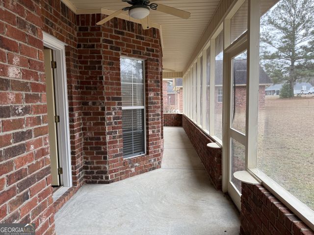 102 Oak Circle, Glennville, GA 30427