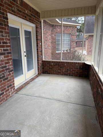 102 Oak Circle, Glennville, GA 30427