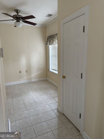 102 Oak Circle, Glennville, GA 30427