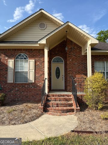 102 Oak Circle, Glennville, GA 30427