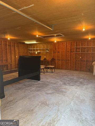 102 Oak Circle, Glennville, GA 30427