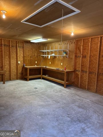 102 Oak Circle, Glennville, GA 30427