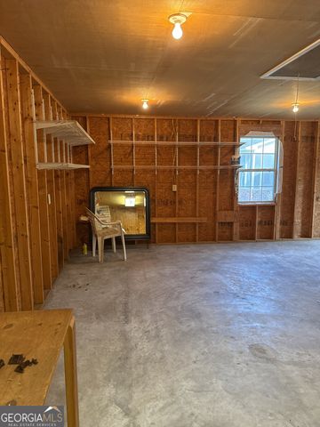 102 Oak Circle, Glennville, GA 30427
